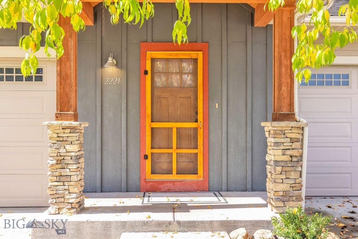 2221 Buckrake Avenue