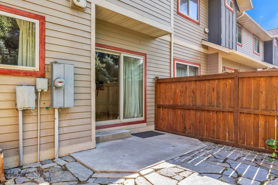 2221 Buckrake Avenue