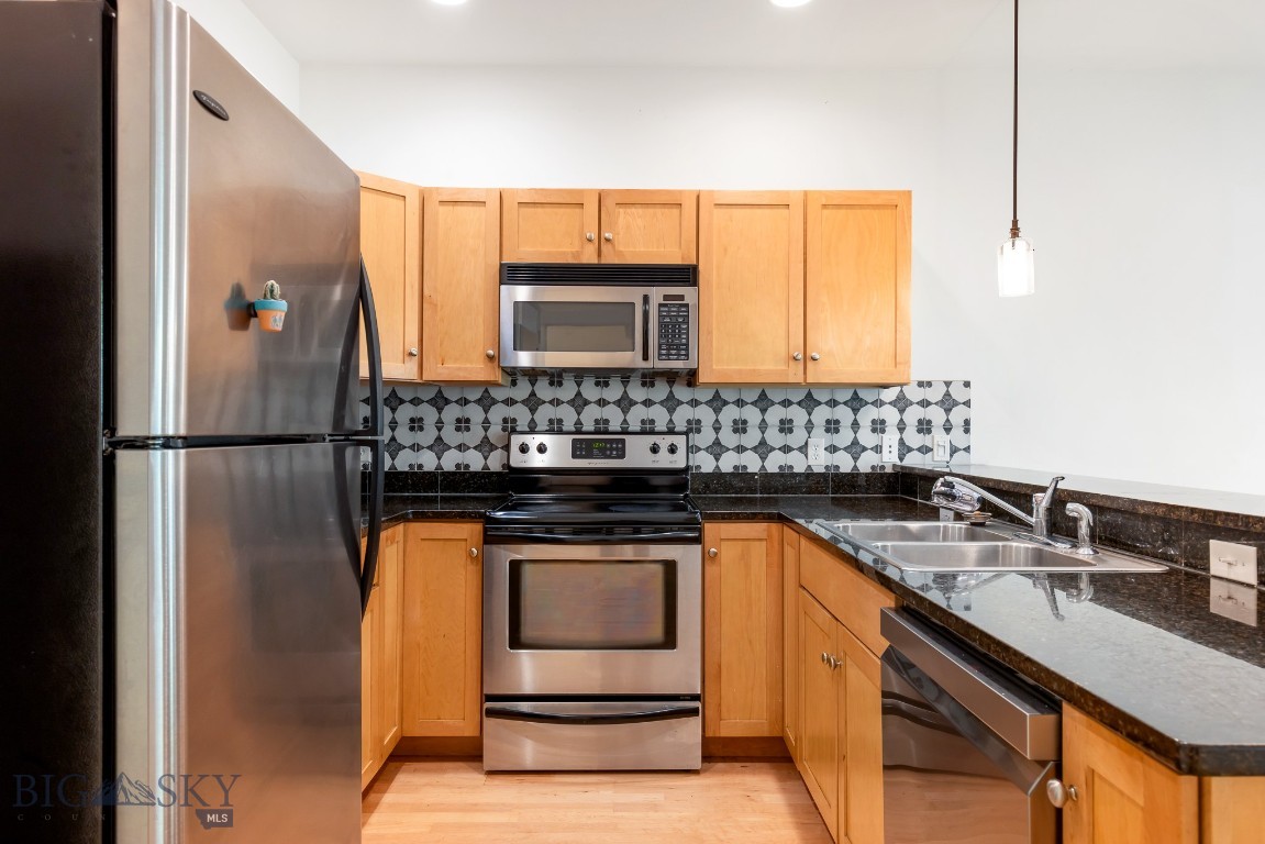 2221 Buckrake Avenue