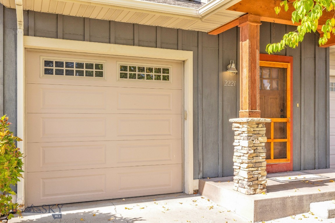 2221 Buckrake Avenue