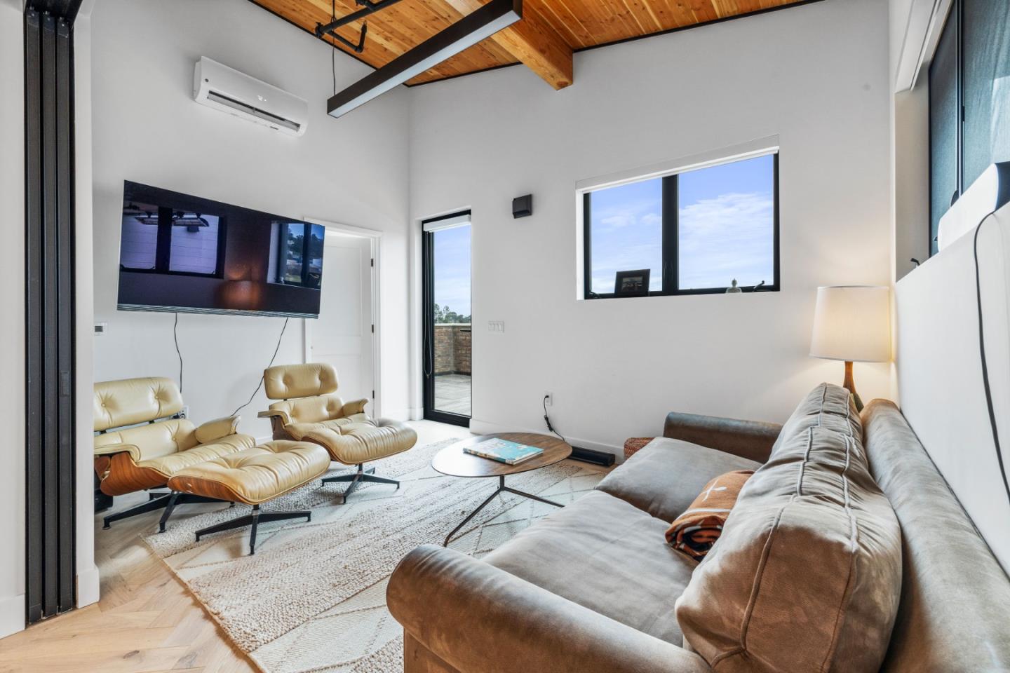 200 Panetta AVE 3