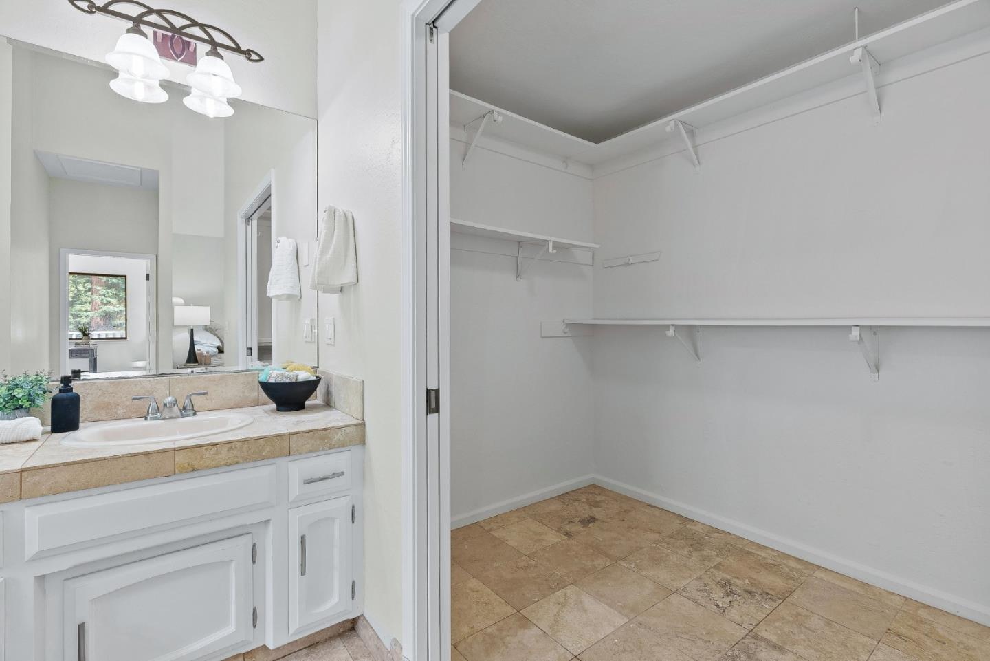 1447 Laurel Glen RD