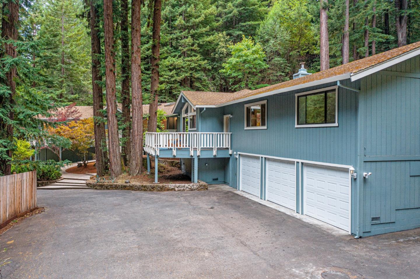 1447 Laurel Glen RD