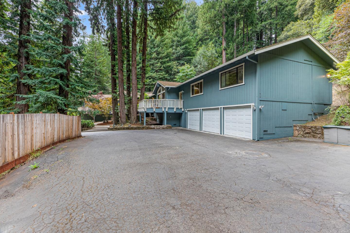 1447 Laurel Glen RD