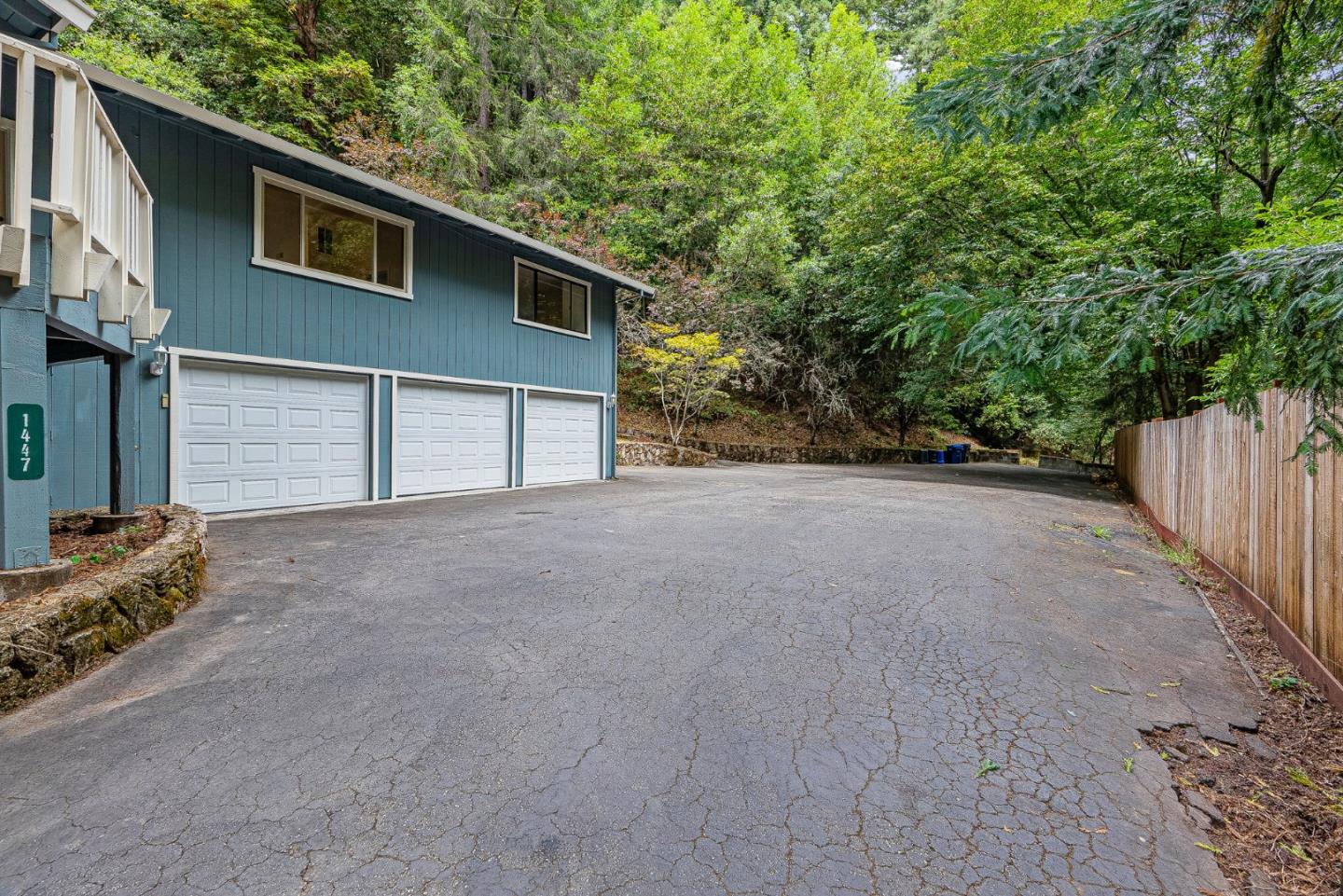 1447 Laurel Glen RD