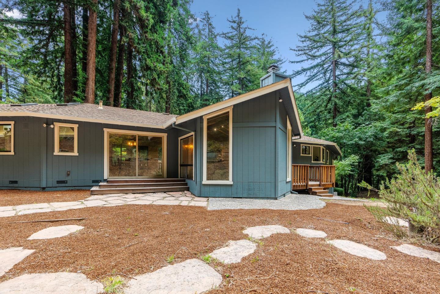 1447 Laurel Glen RD