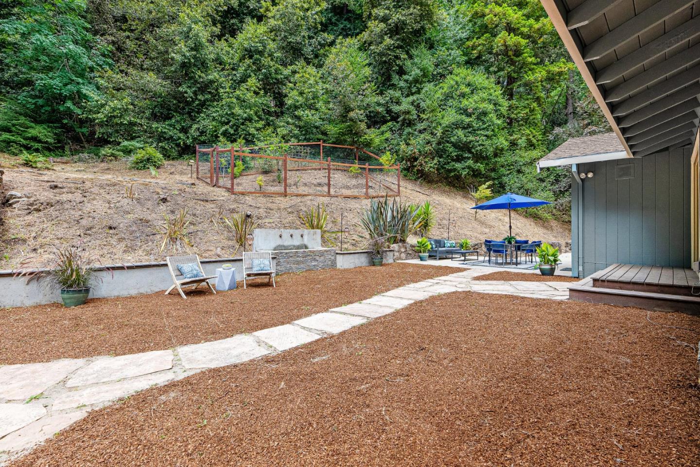 1447 Laurel Glen RD
