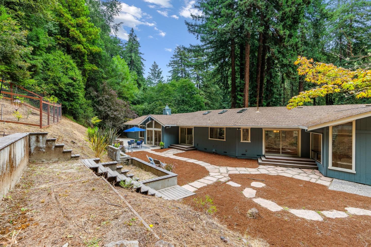 1447 Laurel Glen RD
