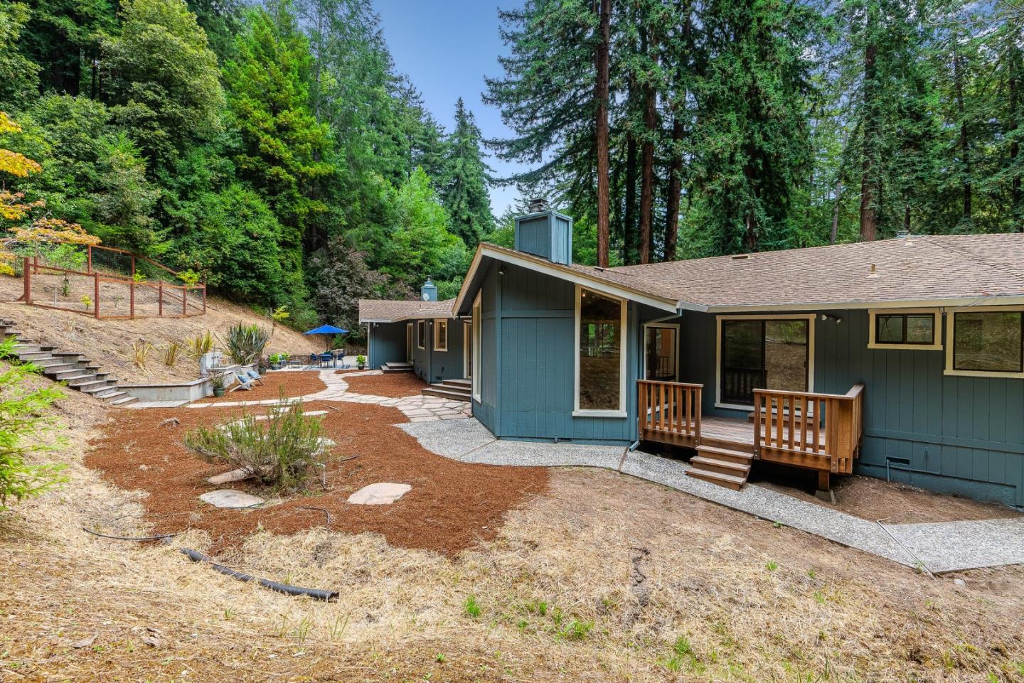 1447 Laurel Glen RD