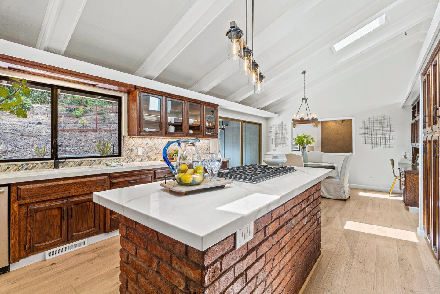 1447 Laurel Glen RD