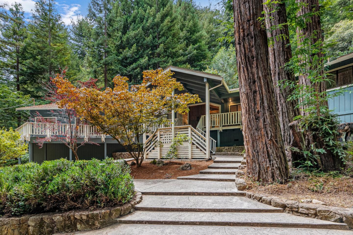 1447 Laurel Glen RD