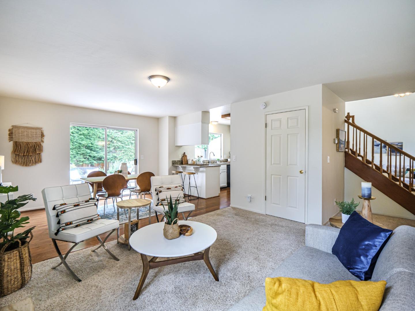 2205 Lagoon CT