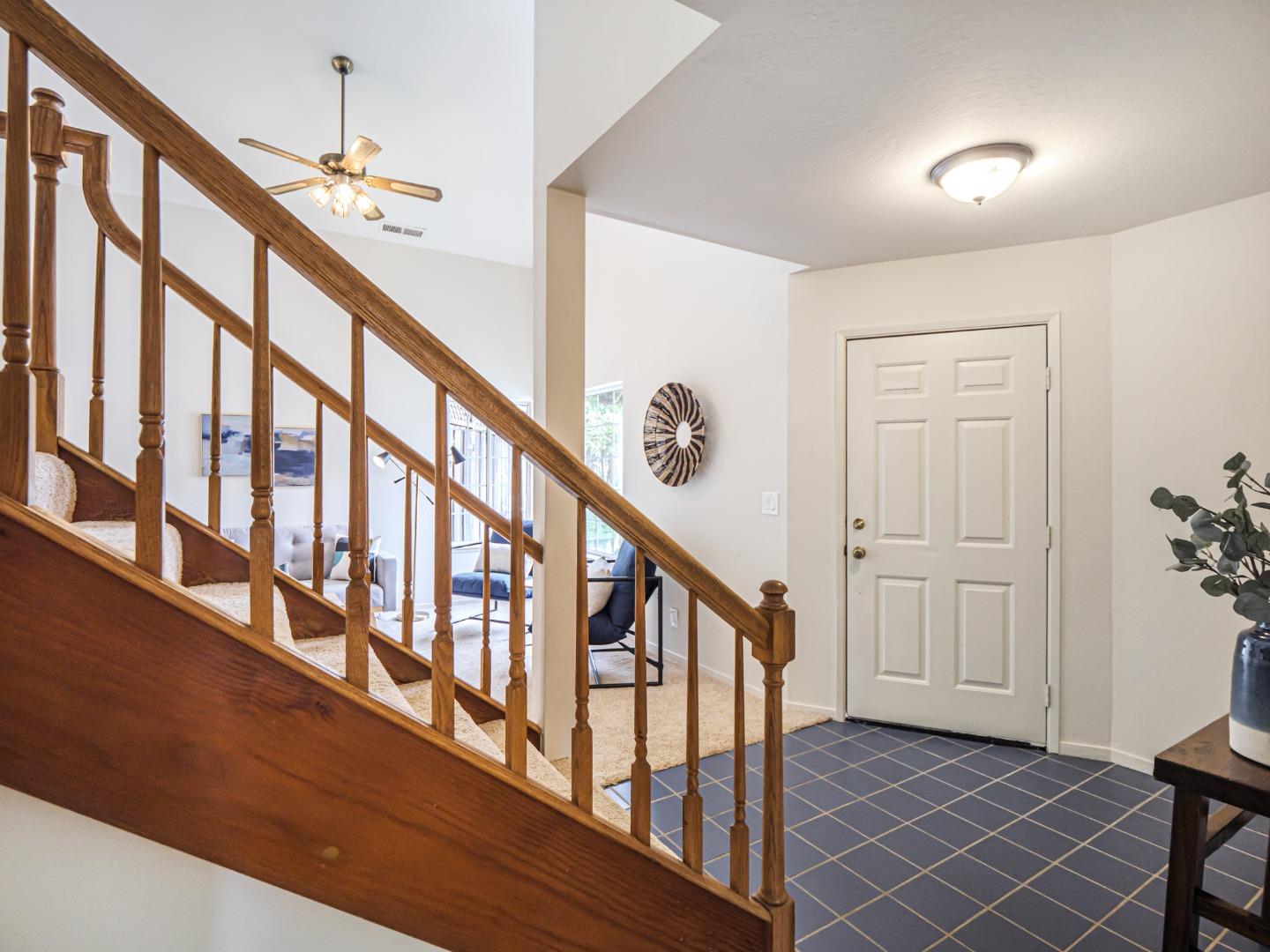 2205 Lagoon CT