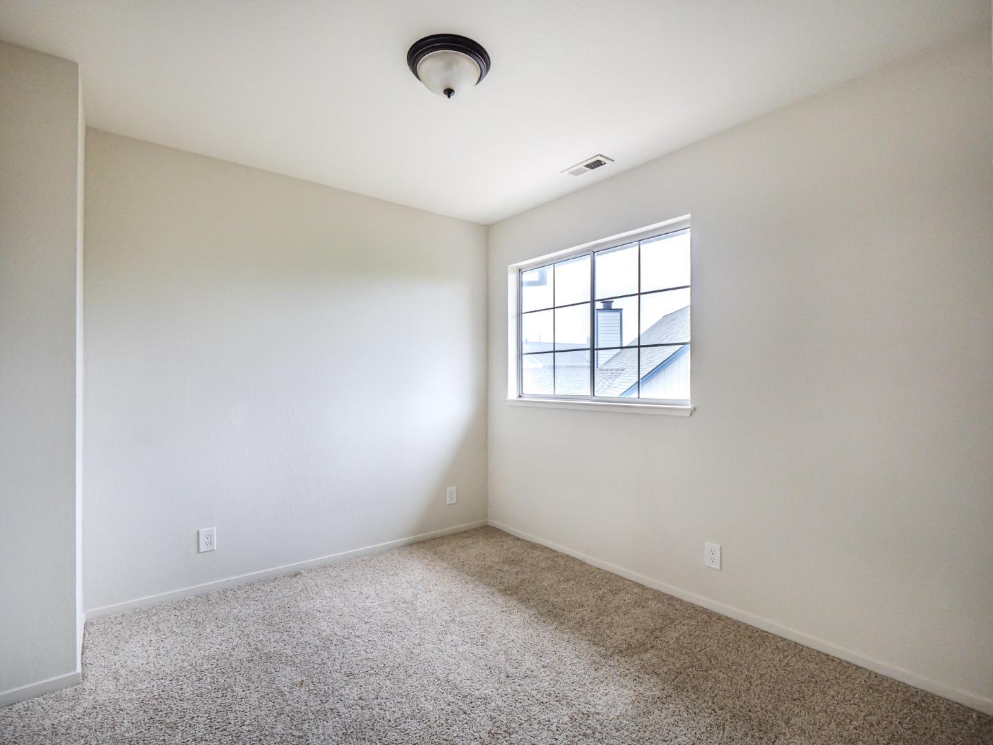 2205 Lagoon CT
