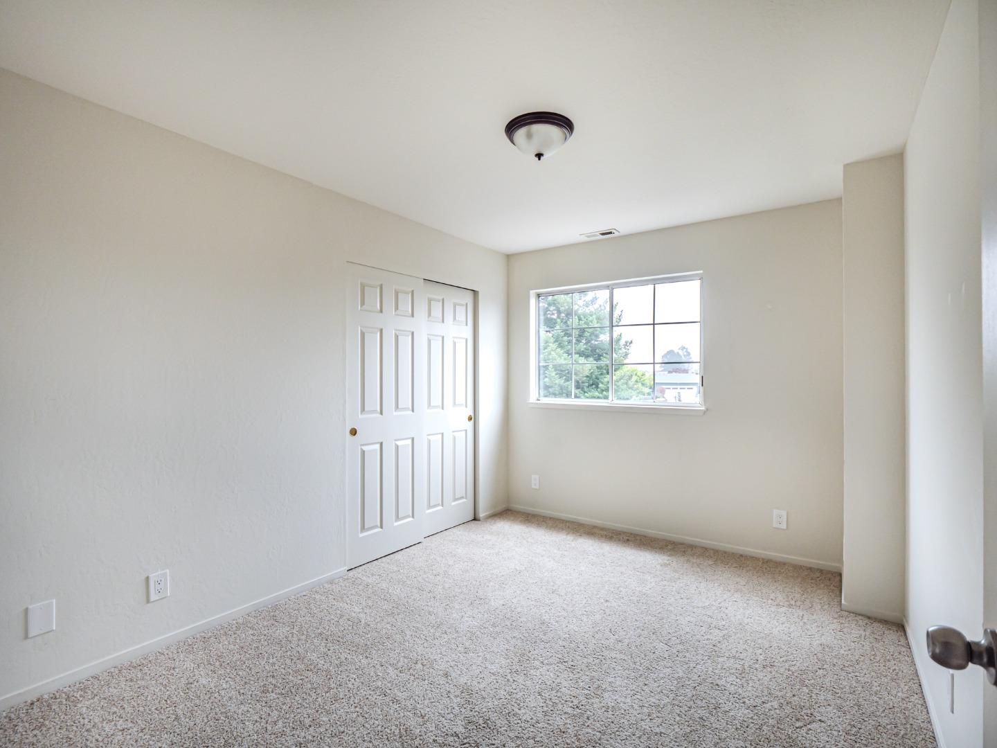 2205 Lagoon CT