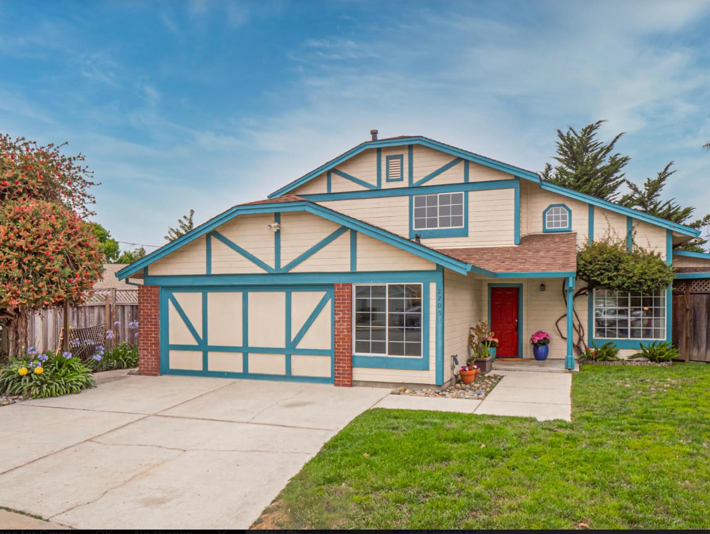 2205 Lagoon CT
