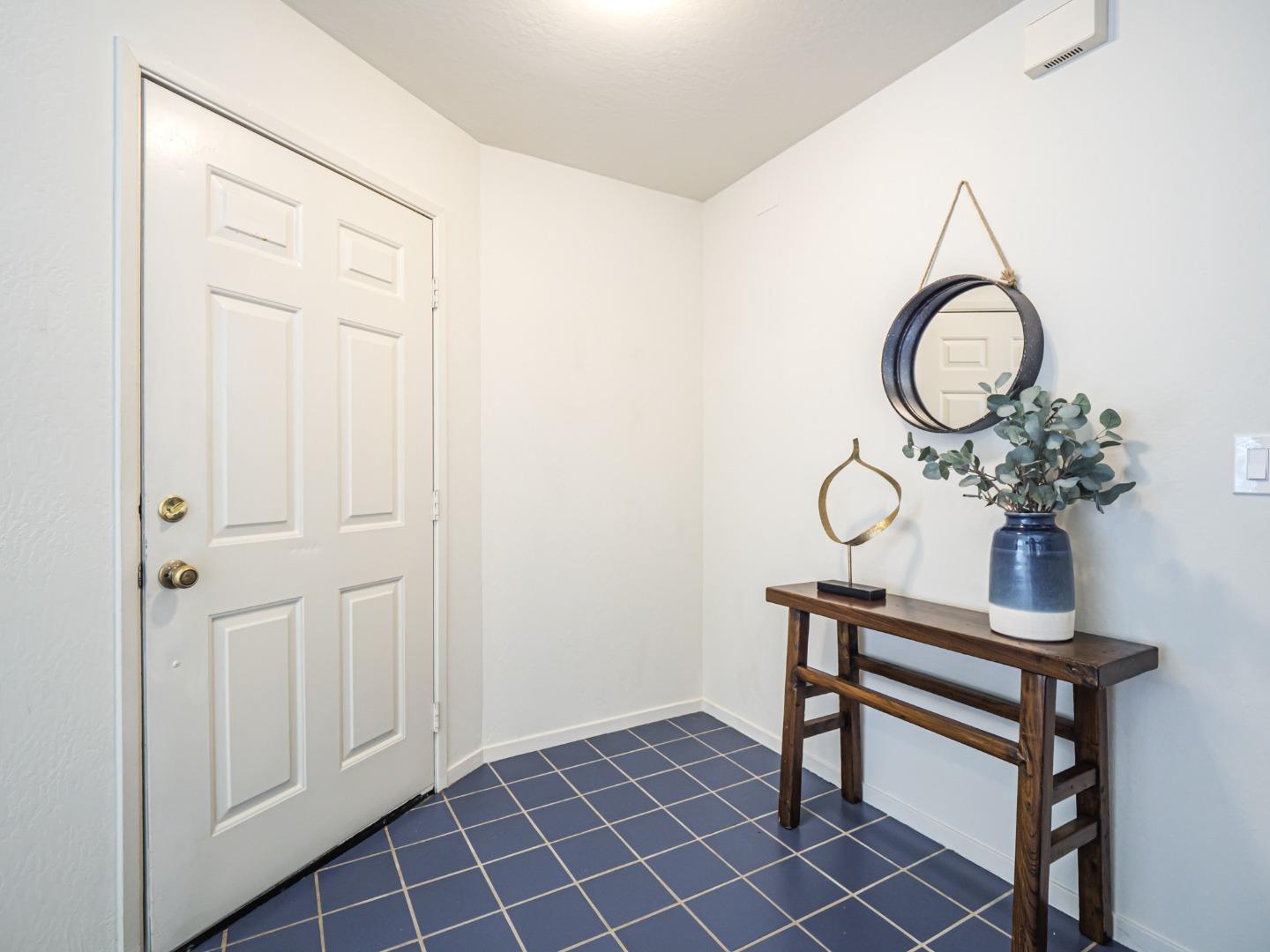 2205 Lagoon CT