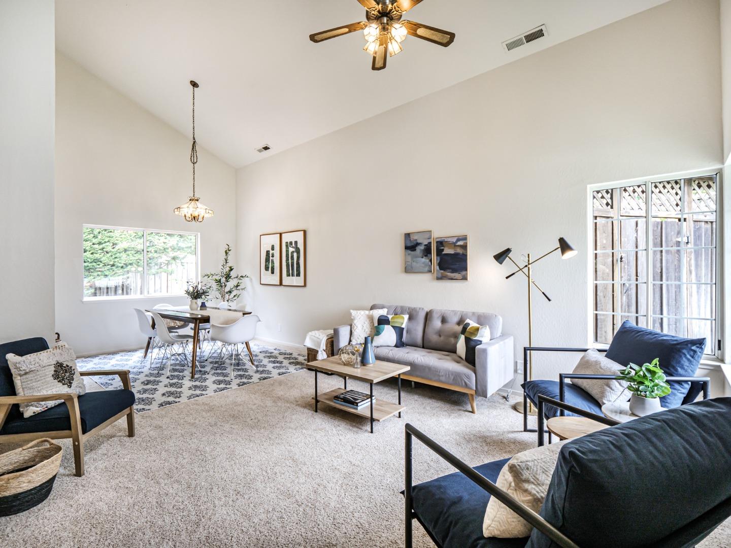 2205 Lagoon CT