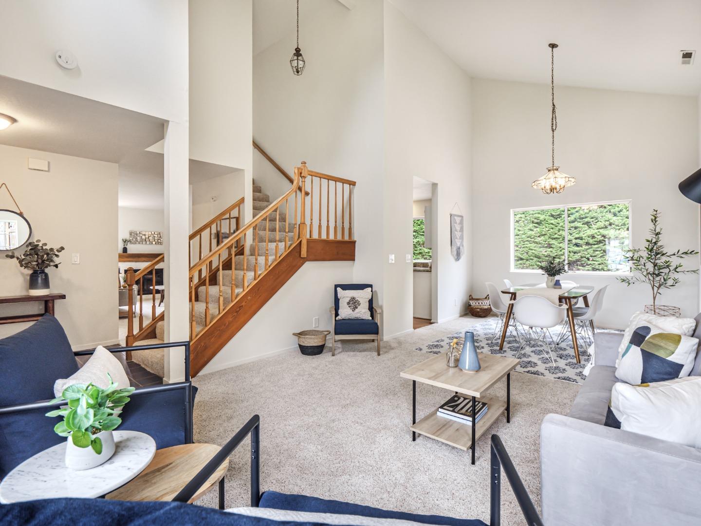 2205 Lagoon CT