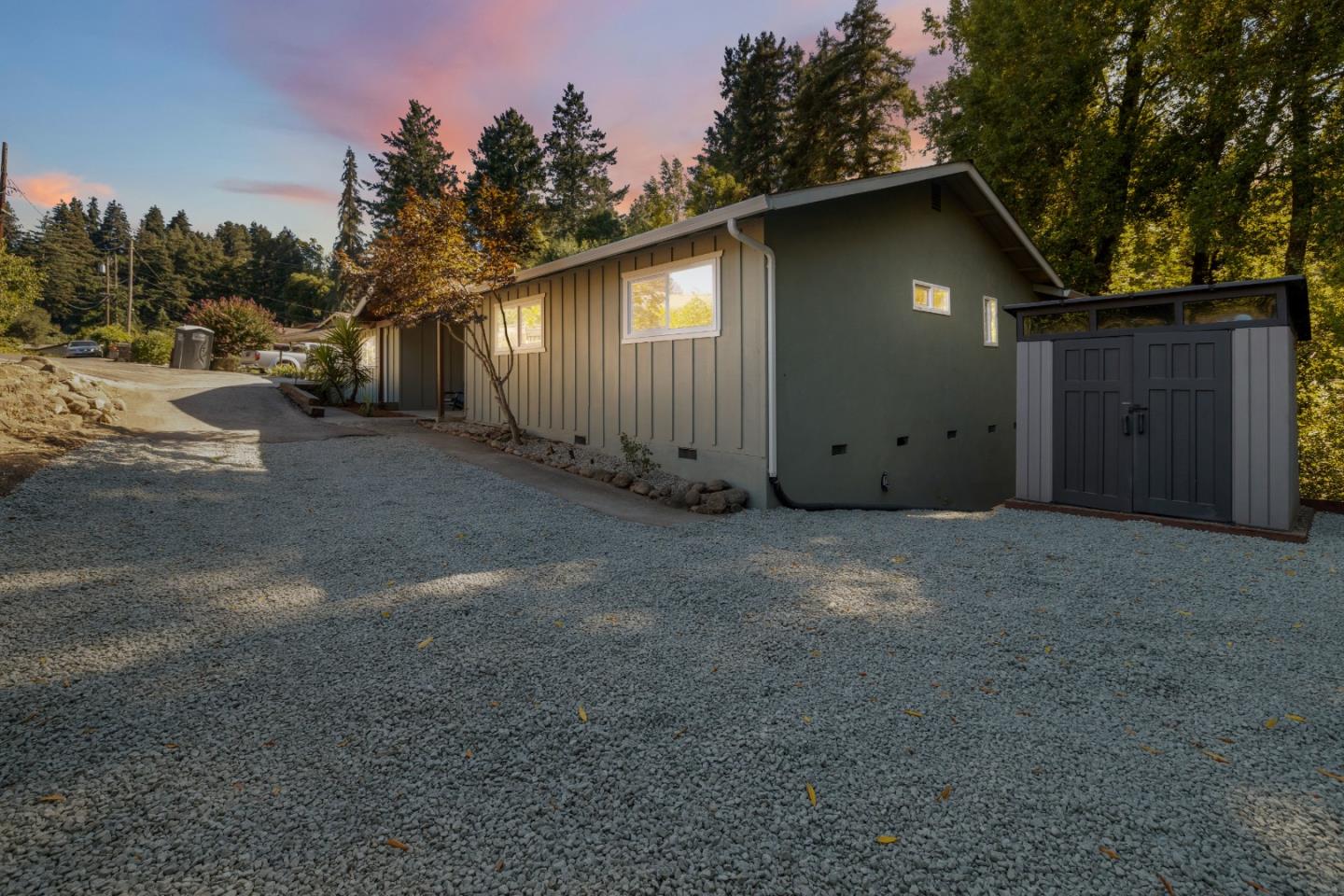 271 Clearview PL