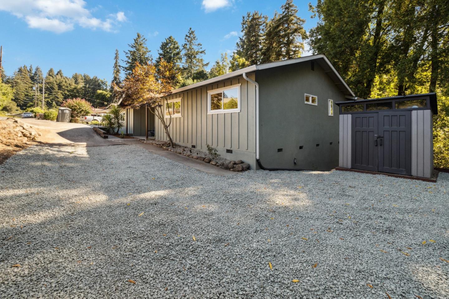 271 Clearview PL