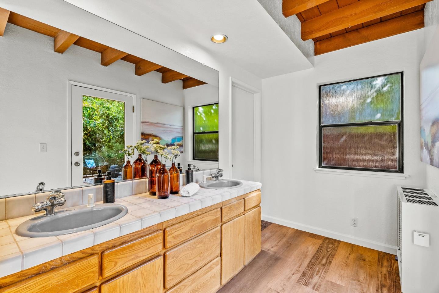 8035 Fernwood AVE