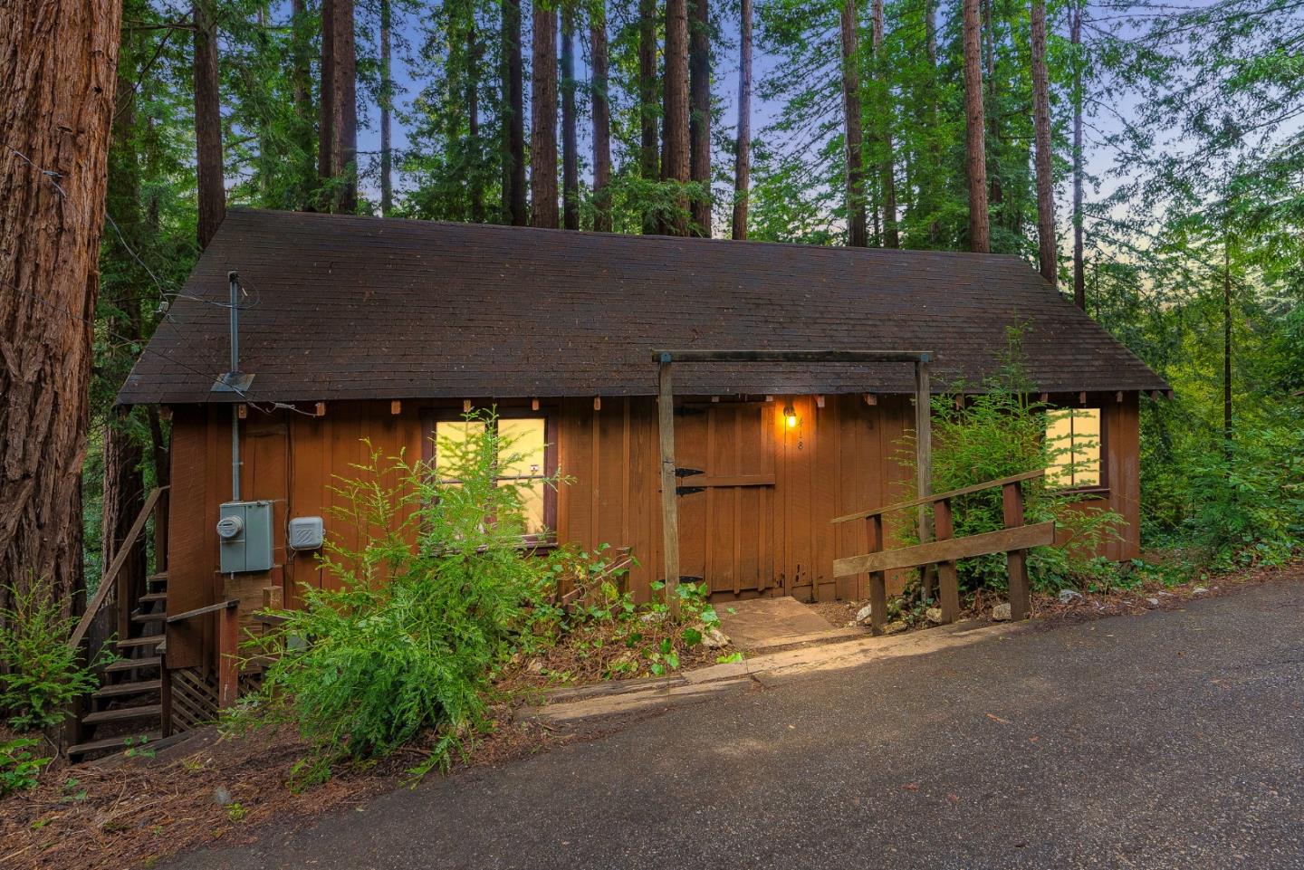 418 Hillside DR
