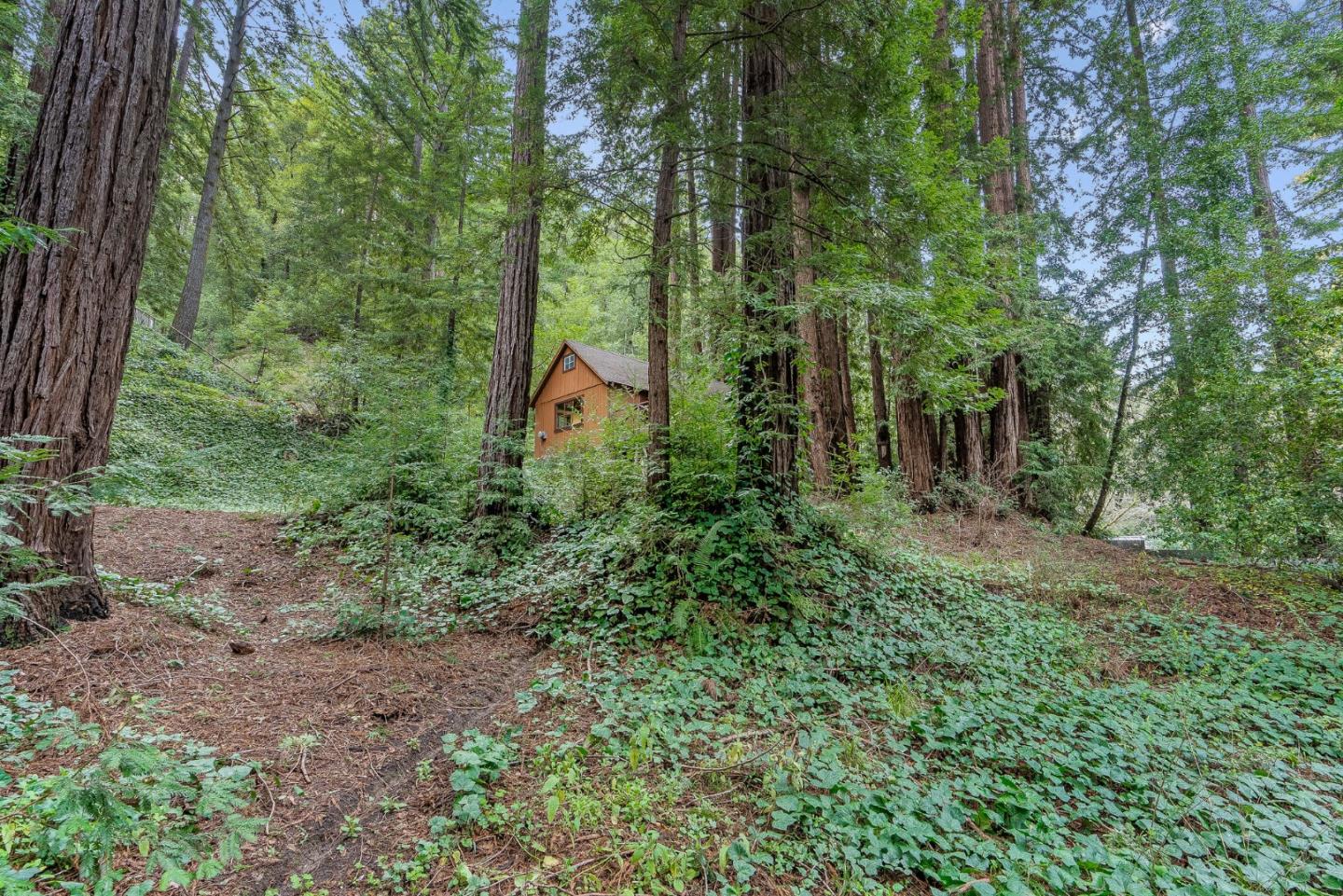 418 Hillside DR