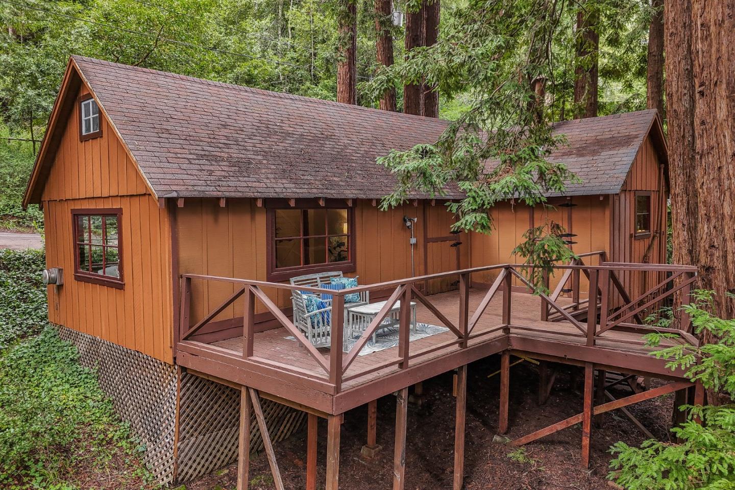 418 Hillside DR
