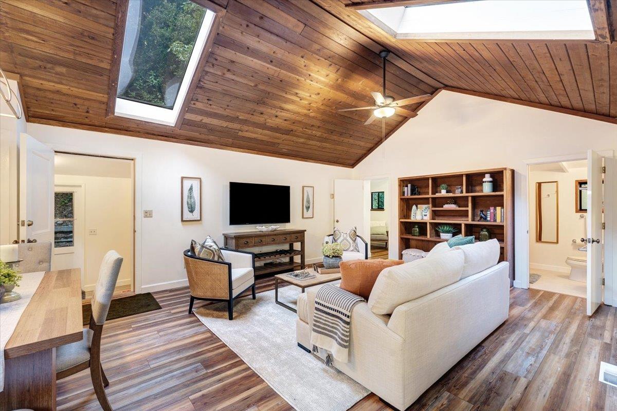 880 Sunrise Ridge