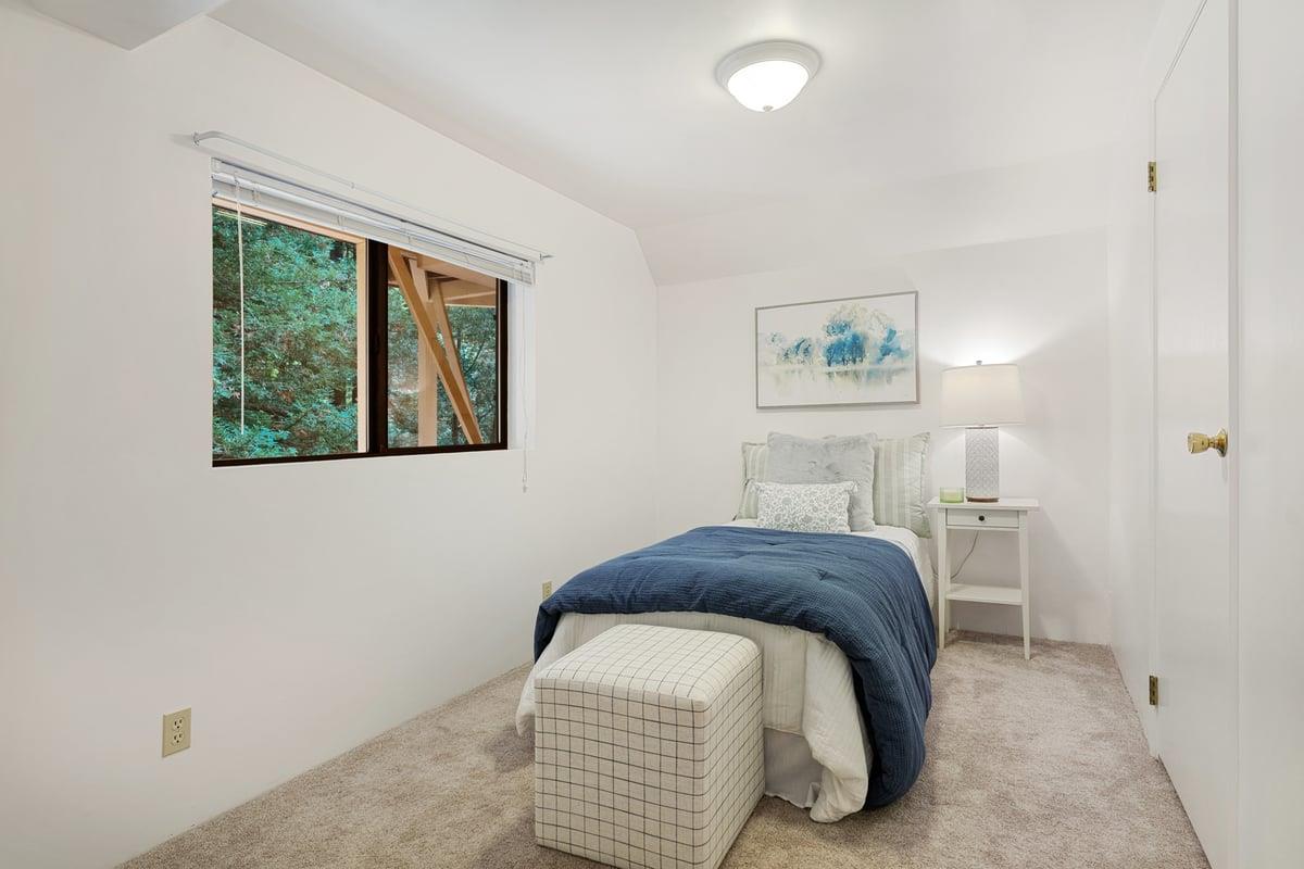 880 Sunrise Ridge