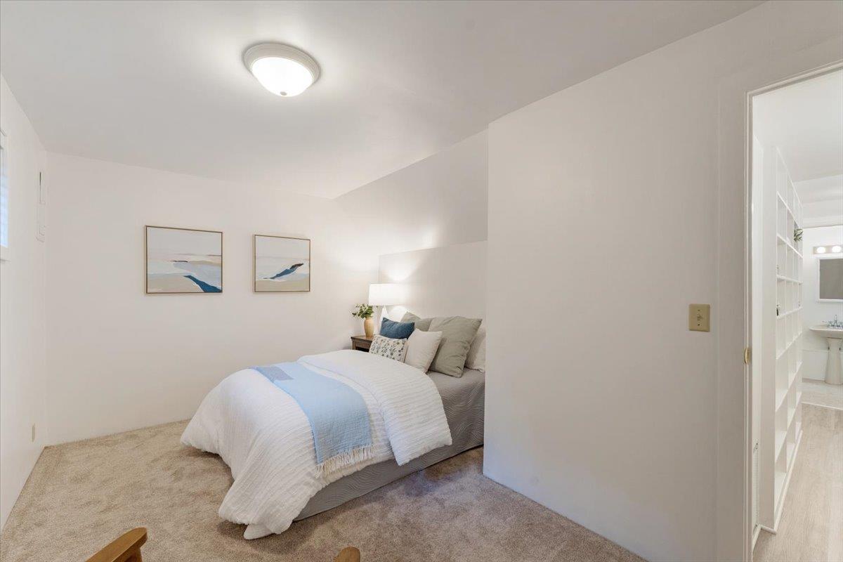 880 Sunrise Ridge