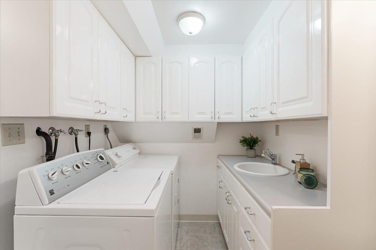880 Sunrise Ridge
