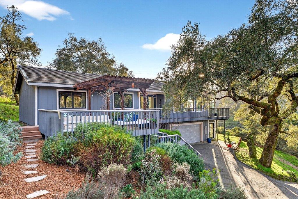 2203 Quail Hollow Road