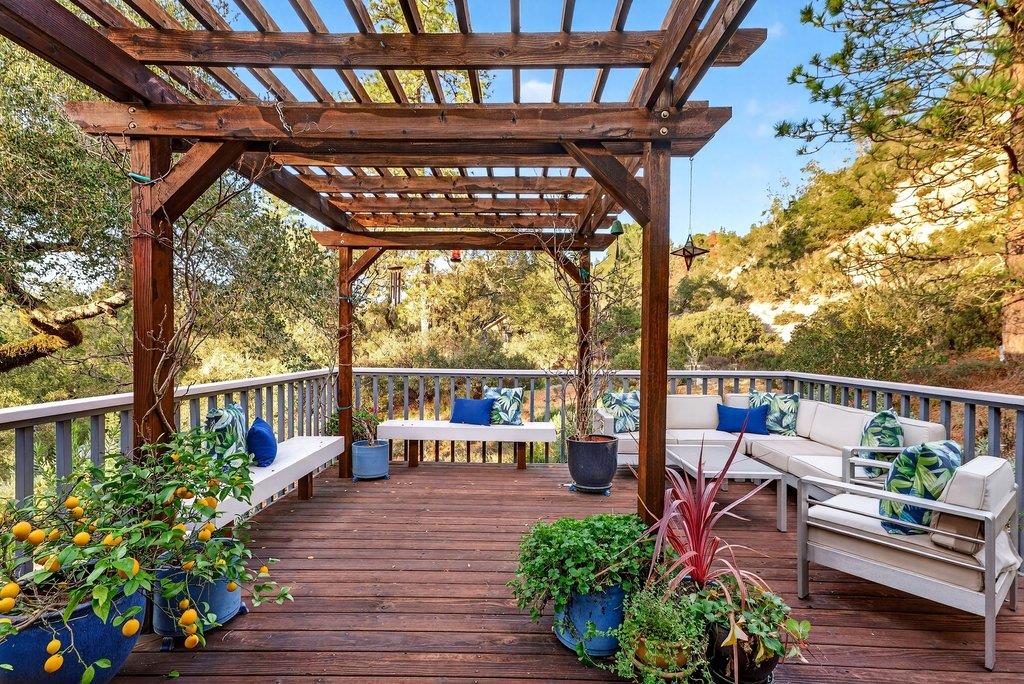 2203 Quail Hollow Road