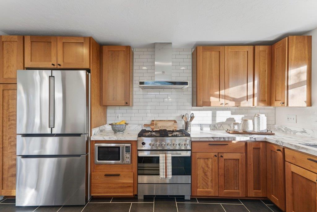 2203 Quail Hollow Road