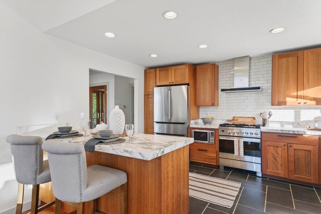 2203 Quail Hollow Road