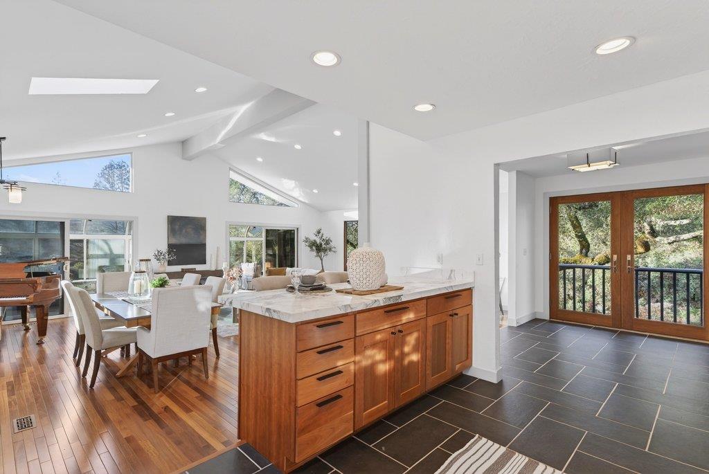 2203 Quail Hollow Road