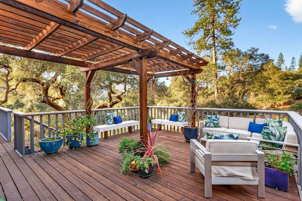 2203 Quail Hollow Road