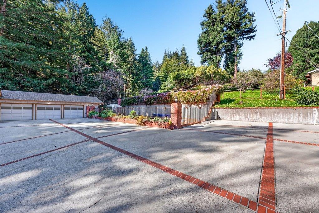 350 Aurora Road