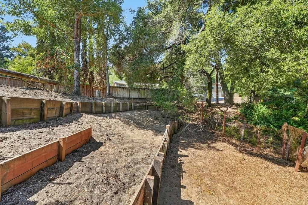 1800 Quail Hollow RD