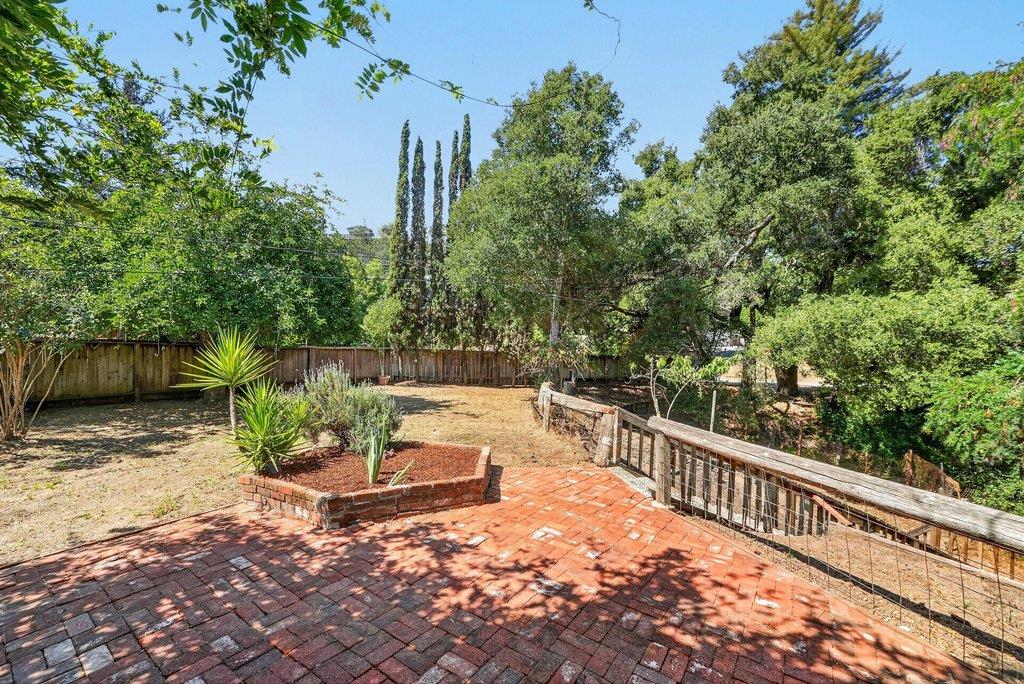 1800 Quail Hollow RD