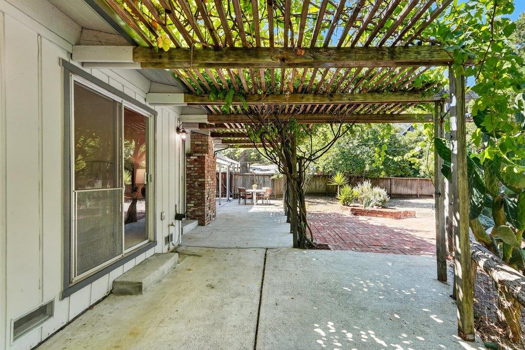 1800 Quail Hollow RD