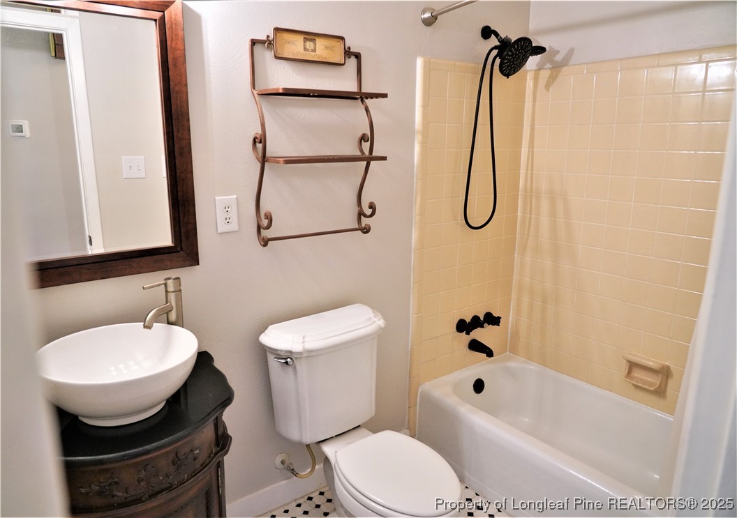 2839 Skycrest Drive
