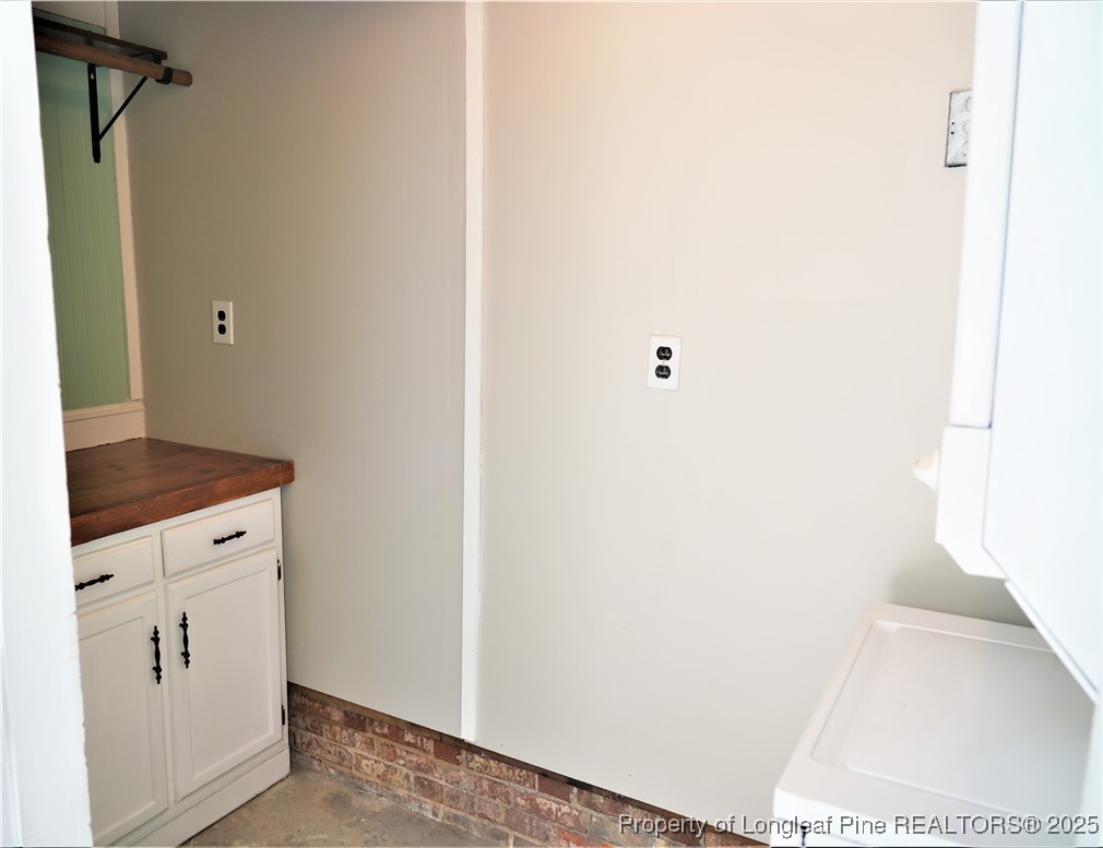 2839 Skycrest Drive