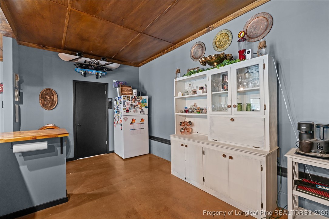 2229 Tingen Road