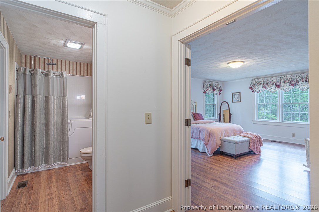 473 Oak Street