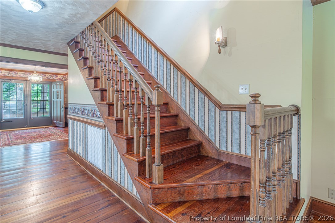 473 Oak Street