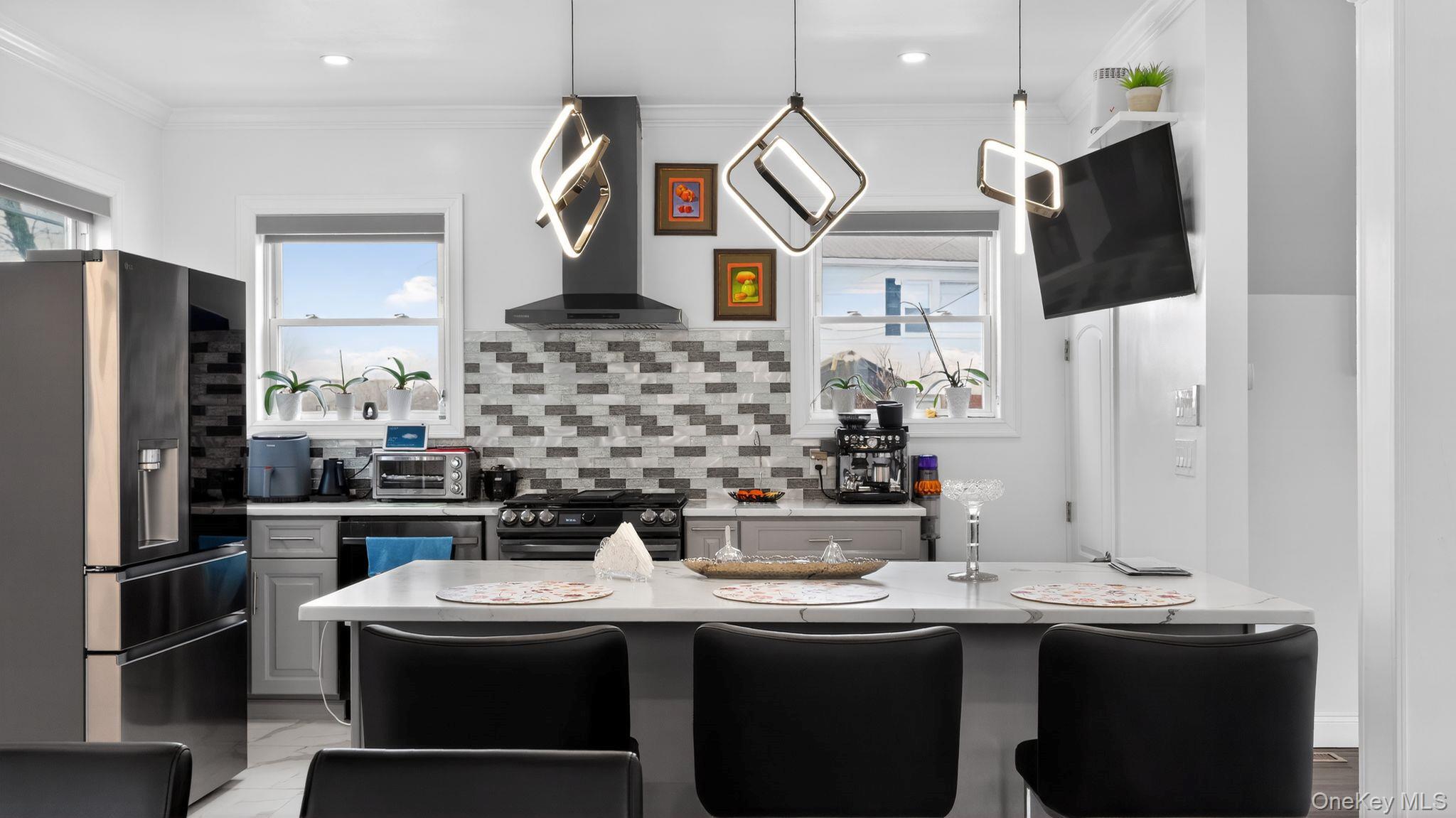 175 Hempstead Avenue