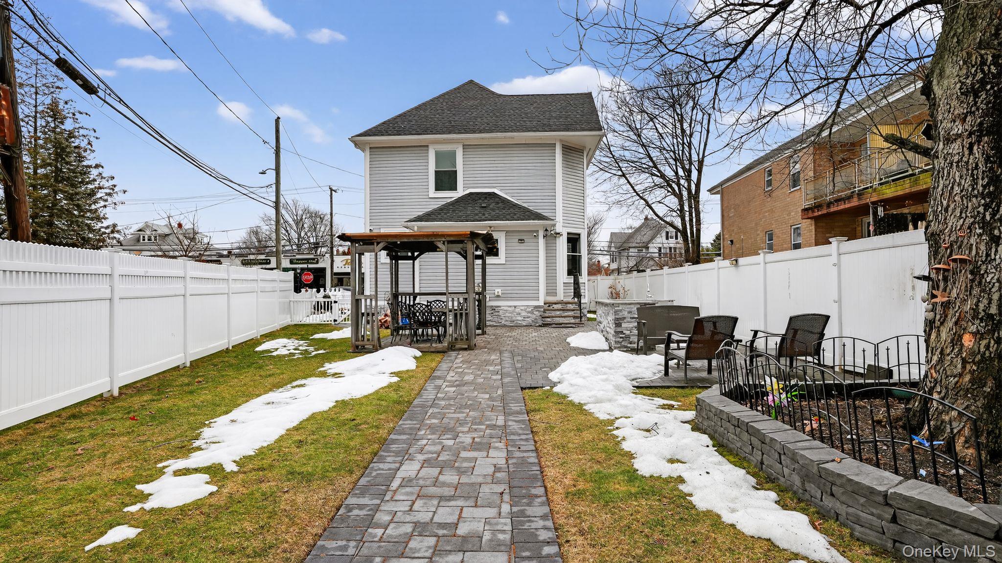 175 Hempstead Avenue